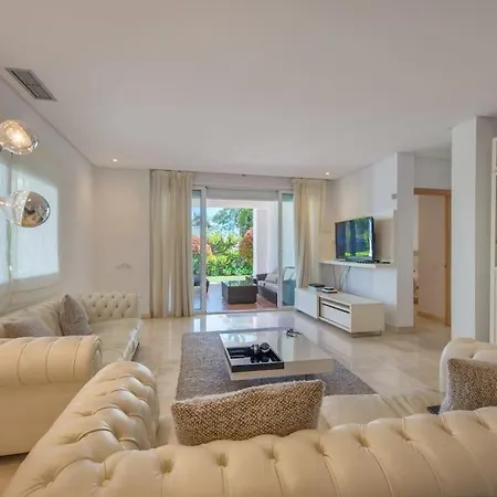 Alcazaba Three Bedroom アパート *